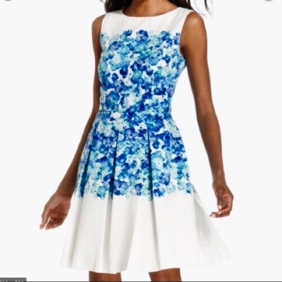 Tahari Dresses & Skirts - Tahari Morning Glory Floral White Pleat Dress